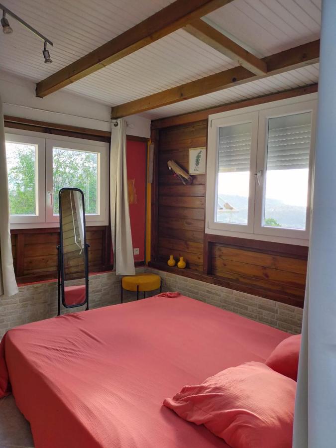 Douceur Des Hauteurs Bas De Villa, Piscine Privee Сент-Люс Экстерьер фото