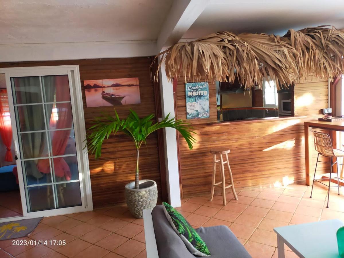 Douceur Des Hauteurs Bas De Villa, Piscine Privee Сент-Люс Экстерьер фото