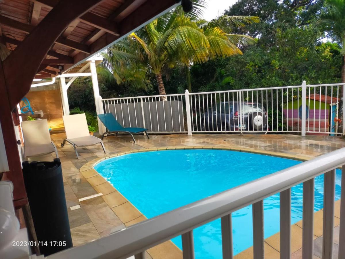 Douceur Des Hauteurs Bas De Villa, Piscine Privee Сент-Люс Экстерьер фото