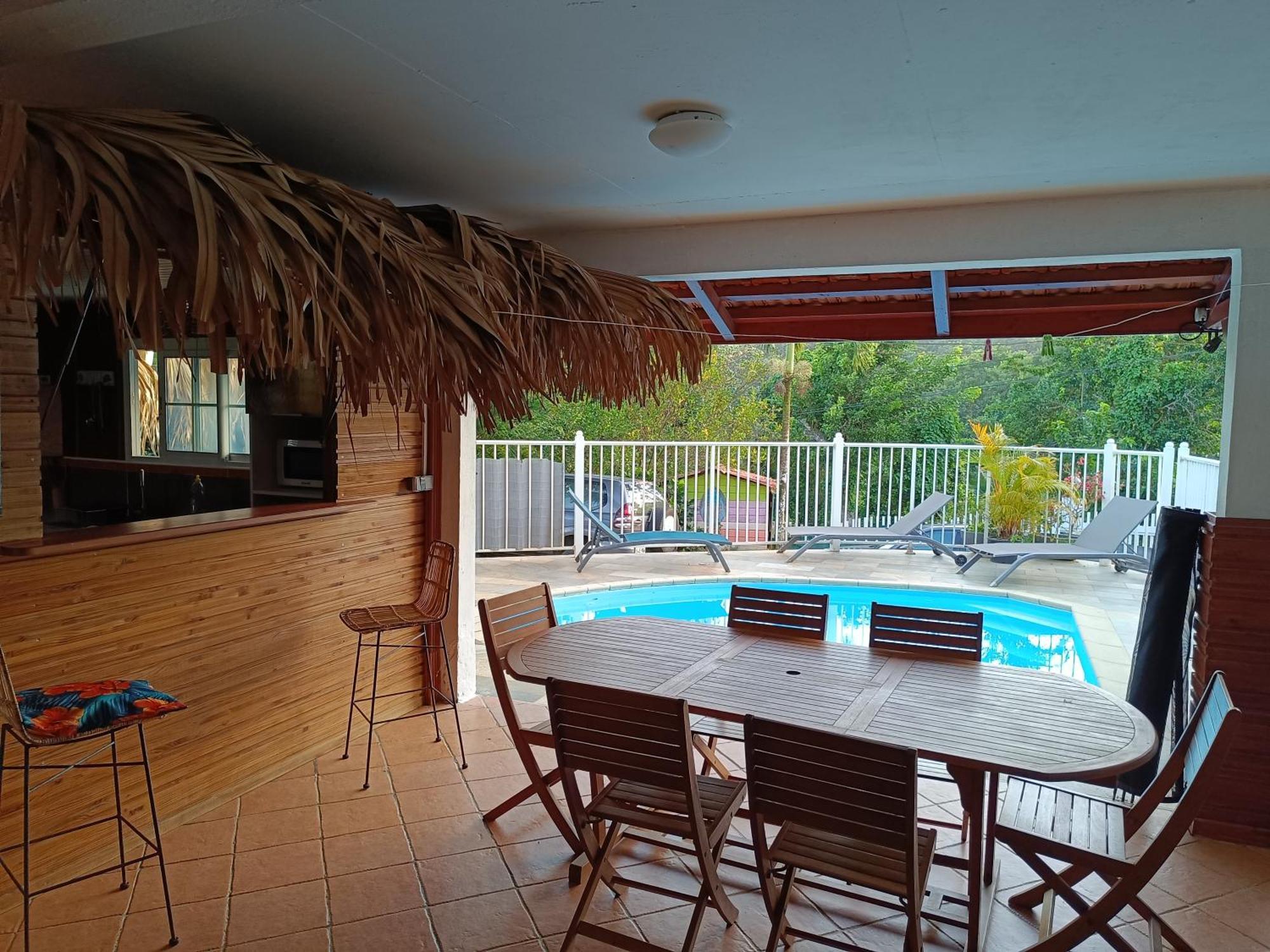 Douceur Des Hauteurs Bas De Villa, Piscine Privee Сент-Люс Экстерьер фото